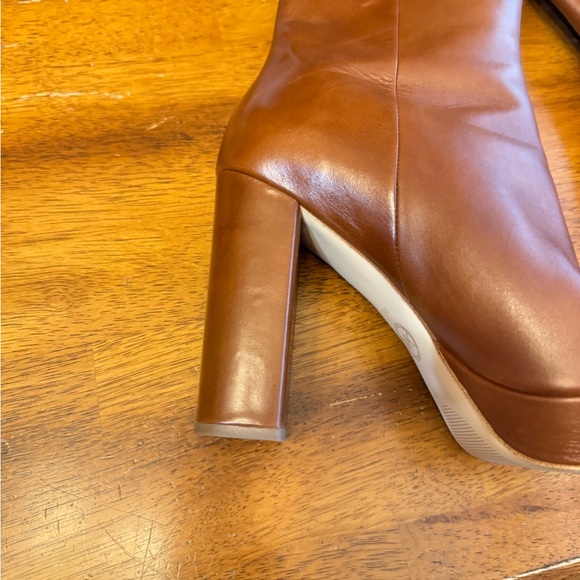 Michael Kors Frenchie platform mid-calf boots.
Size 9 - Worn once! - Picture 7 of 8